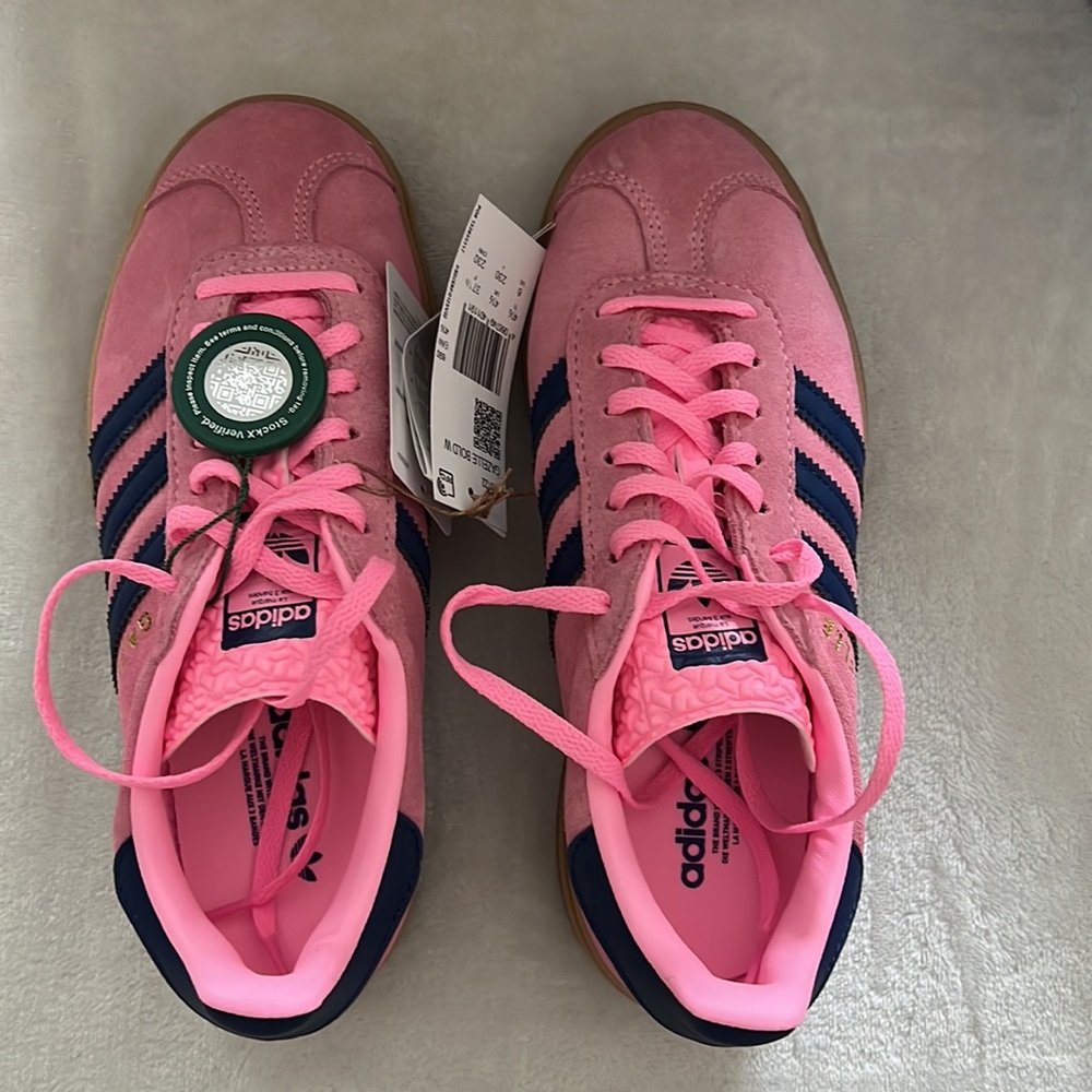 NWT Adidas Gazelle Bold Pink Glow Sneakers Women’s size US 6